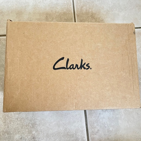 Clarks Kataleyna Gen Pump in Beige - Picture 12 of 13